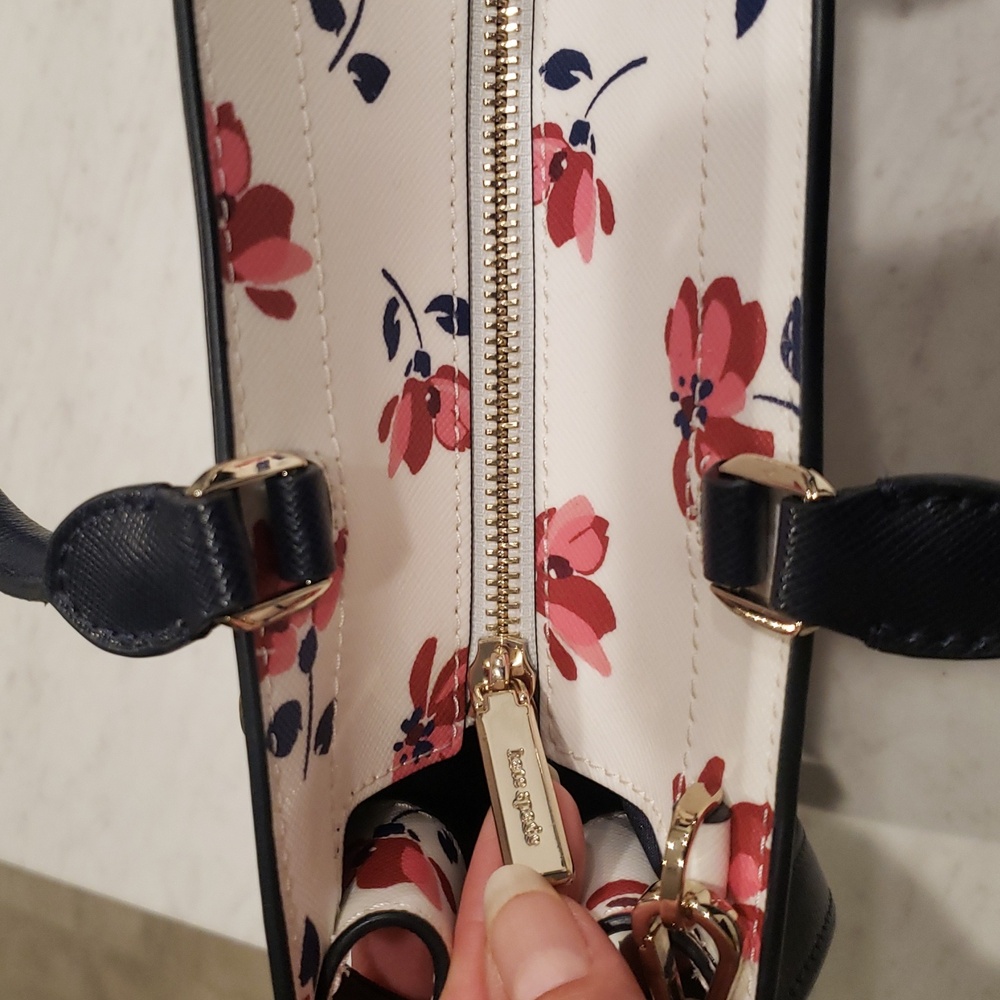 Kate Spade White/Navy/and Red Floral Satchel Size Medium - Picture 11 of 11